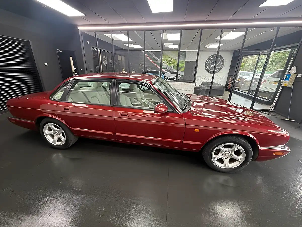 Used 2001 Jaguar Xj XJ8 Red - Interior and Exterior details 14