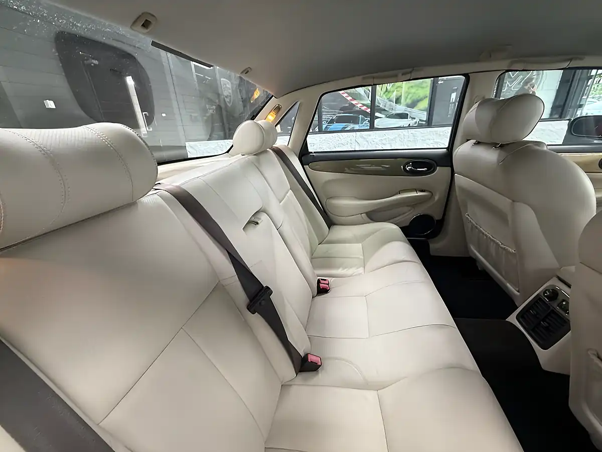 Used 2001 Jaguar Xj XJ8 Red - Interior and Exterior details 15