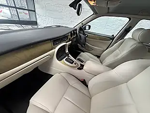 Used 2001 Jaguar Xj XJ8 Red - Interior and Exterior details 17