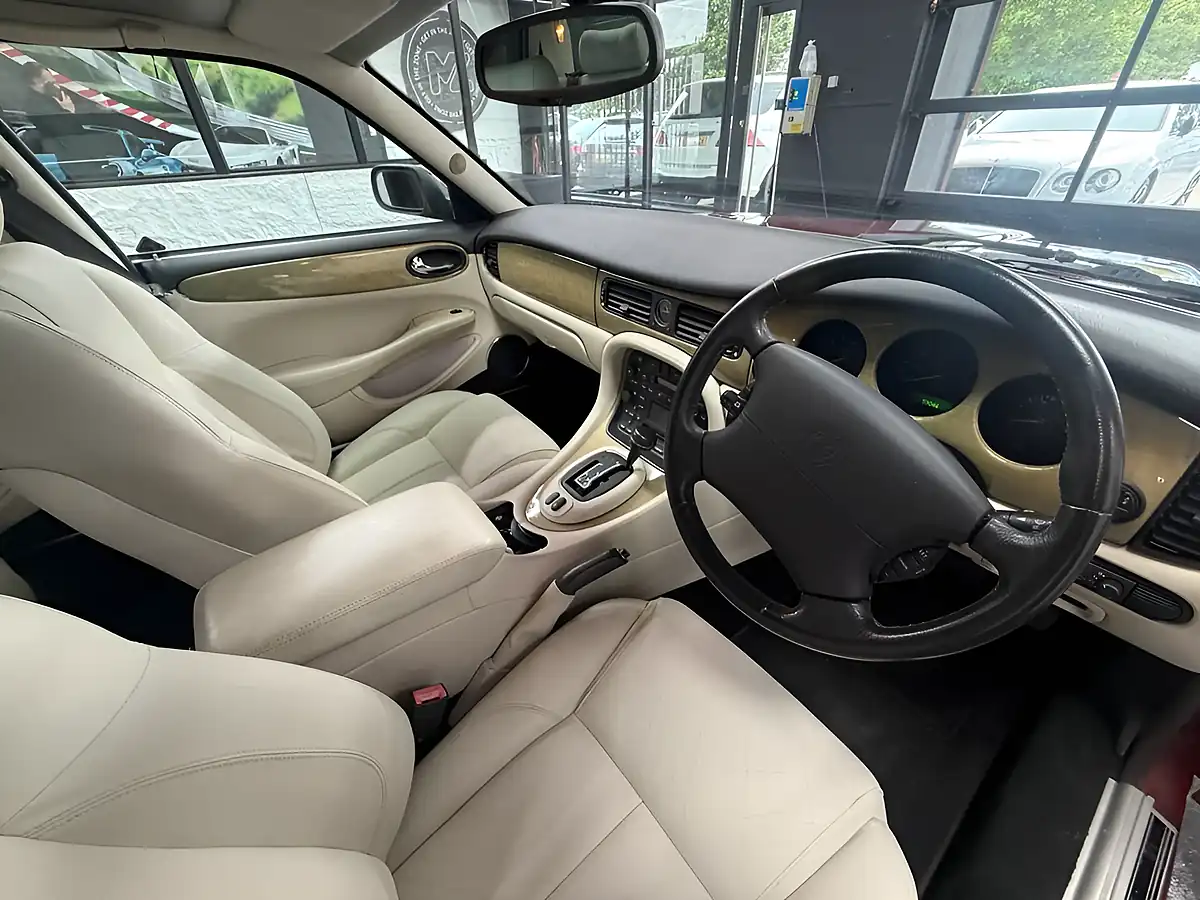 Used 2001 Jaguar Xj XJ8 Red - Interior and Exterior details 19