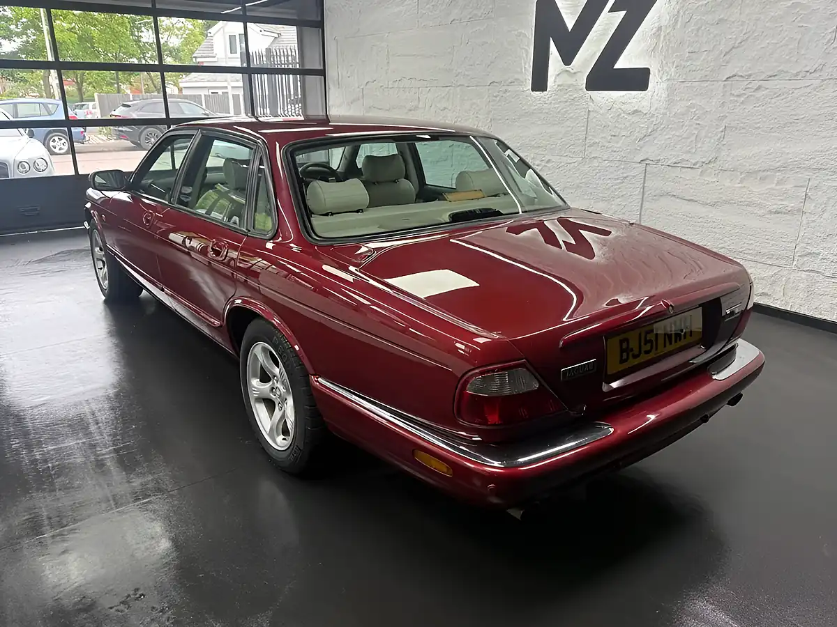 Used 2001 Jaguar Xj XJ8 Red - Interior and Exterior details 20