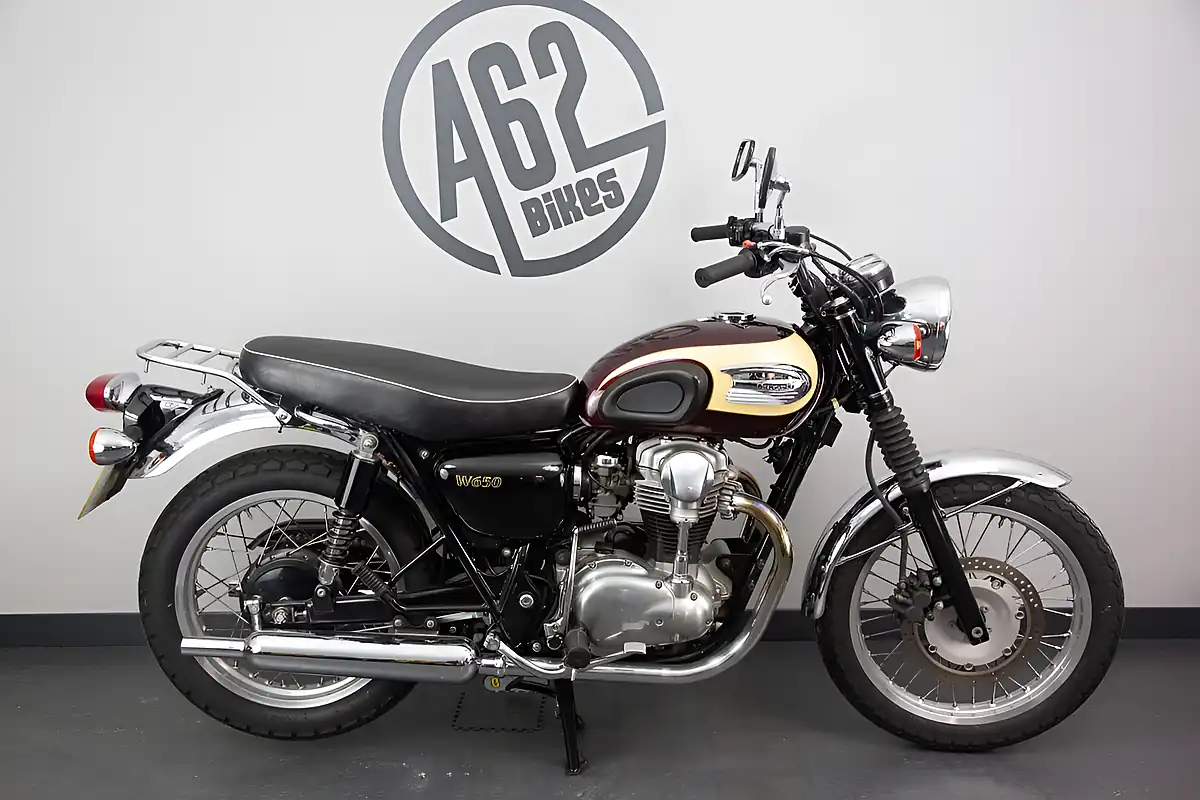 Used 2001 Kawasaki W650 Maroon and Cream - Interior and Exterior details 3