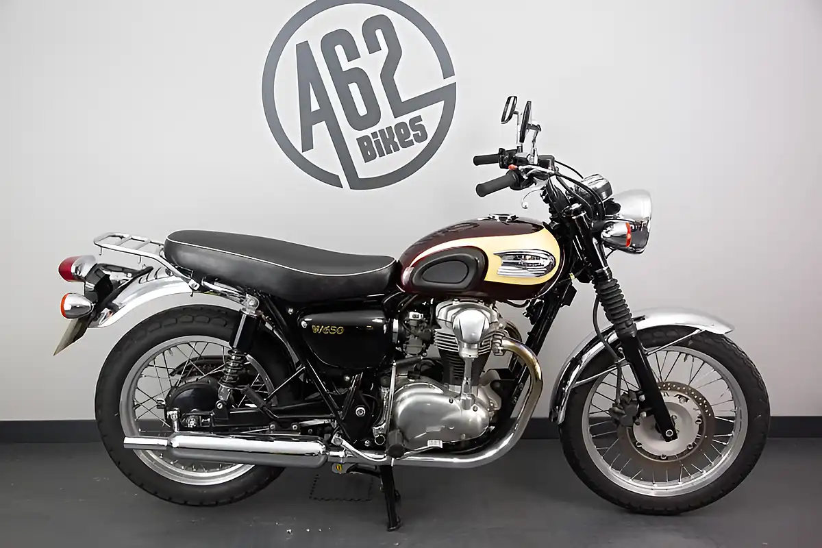 Used 2001 Kawasaki W650 Maroon and Cream - Interior and Exterior details 4