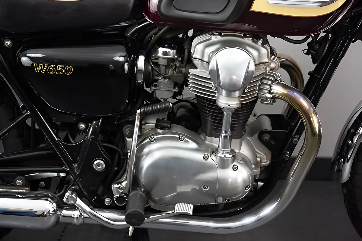 Used 2001 Kawasaki W650 Maroon and Cream - Interior and Exterior details 6