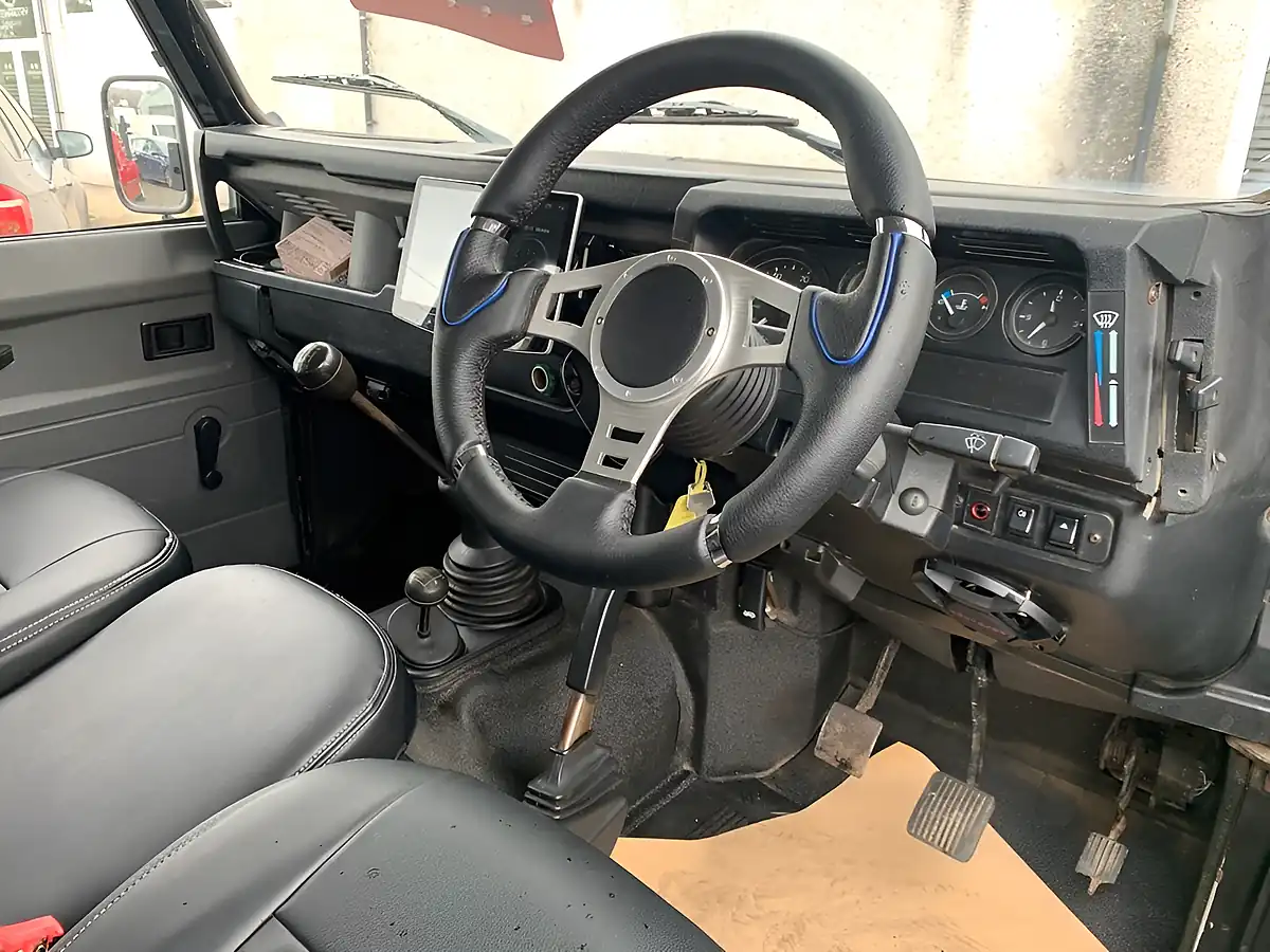 Used 2001 Land Rover Defender 110 Black - Interior and Exterior details 12