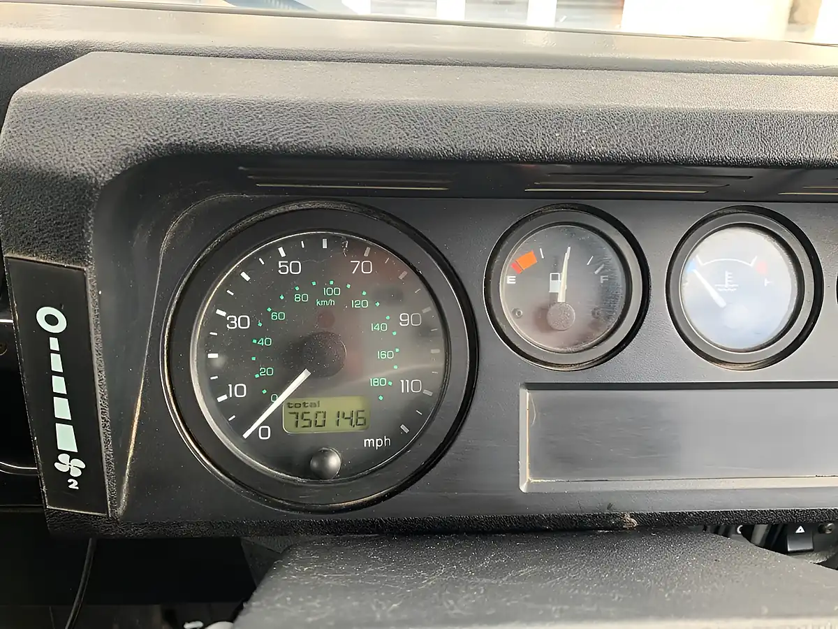 Used 2001 Land Rover Defender 110 Black - Interior and Exterior details 16