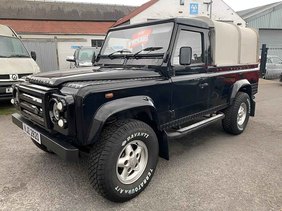 Used 2001 Land Rover Defender 110 Black - Interior and Exterior details 3