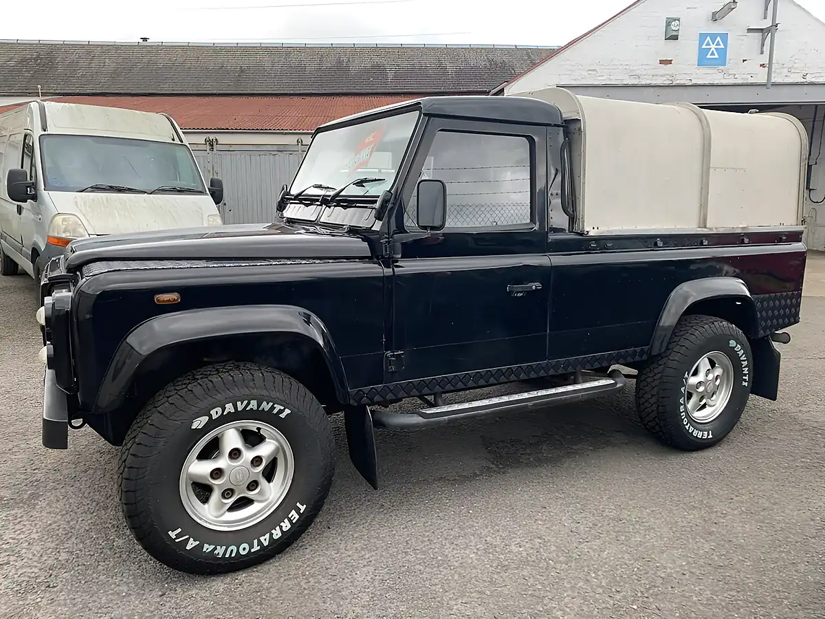 Used 2001 Land Rover Defender 110 Black - Interior and Exterior details 4