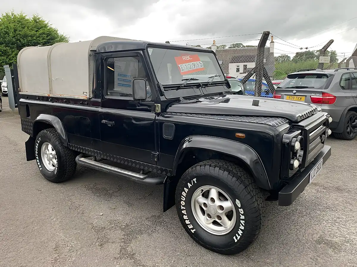 Used 2001 Land Rover Defender 110 Black - Interior and Exterior details 5