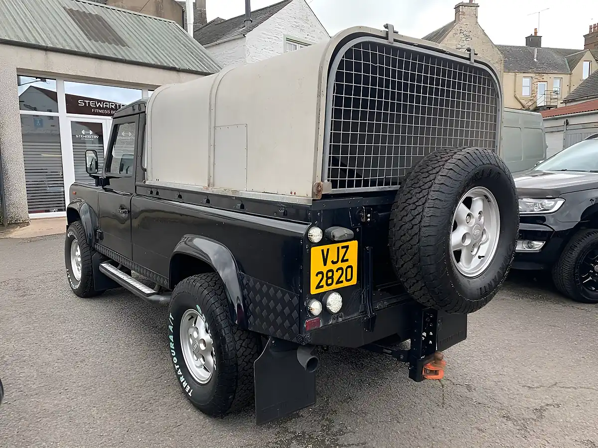 Used 2001 Land Rover Defender 110 Black - Interior and Exterior details 6