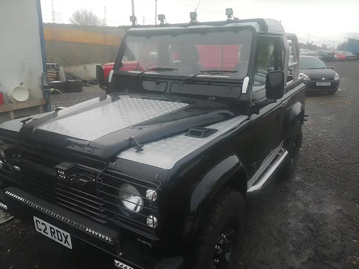 Used 2001 Land Rover Defender 90 Pick Up Black - Interior and Exterior details 19