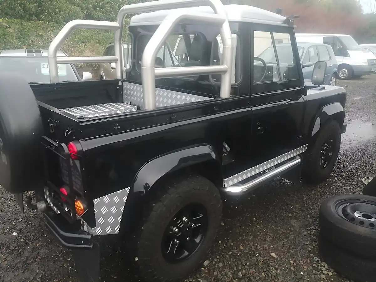 Used 2001 Land Rover Defender 90 Pick Up Black - Interior and Exterior details 7