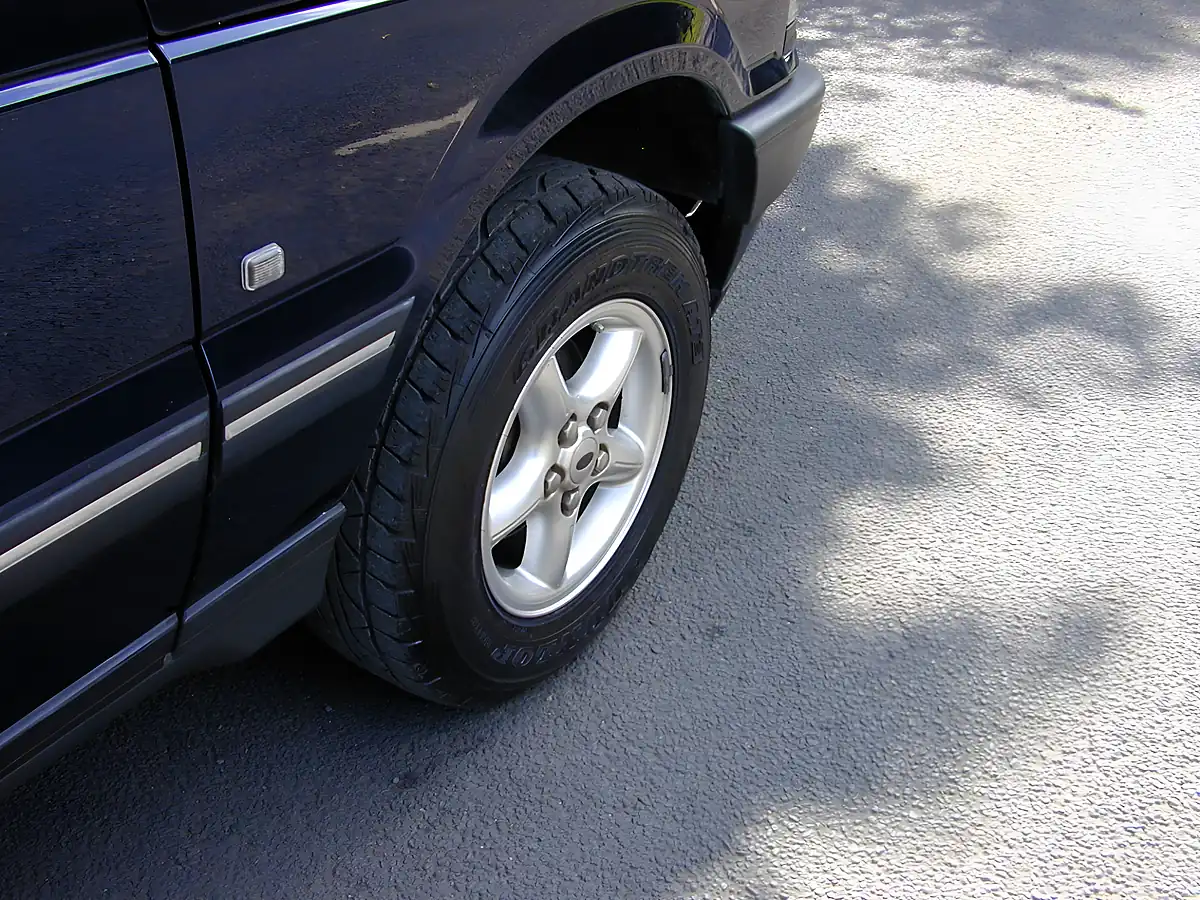 Used 2001 Land Rover Range Rover Se Oxford Blue Metallic - Interior and Exterior details 10