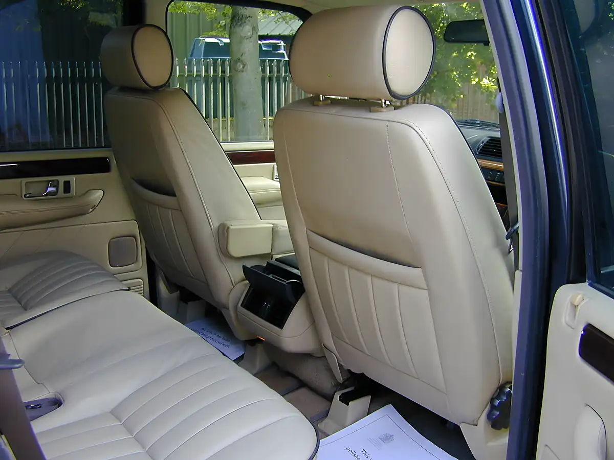 Used 2001 Land Rover Range Rover Se Oxford Blue Metallic - Interior and Exterior details 17
