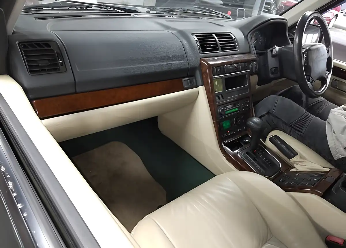 Used 2001 Land Rover Range Rover Vogue Epson Green Metallic - Interior and Exterior details 6