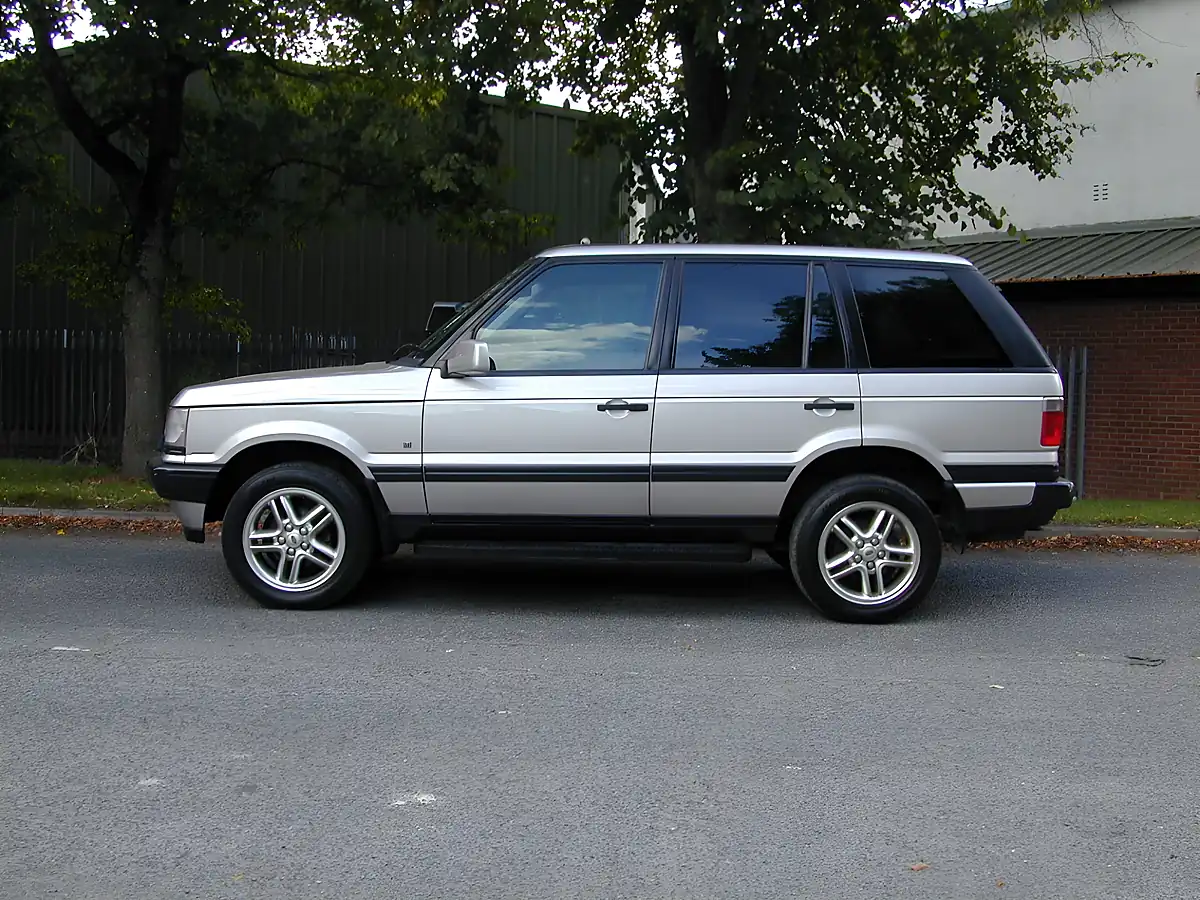 Used 2001 Land Rover Range Rover Vogue Silver - Interior and Exterior details 7