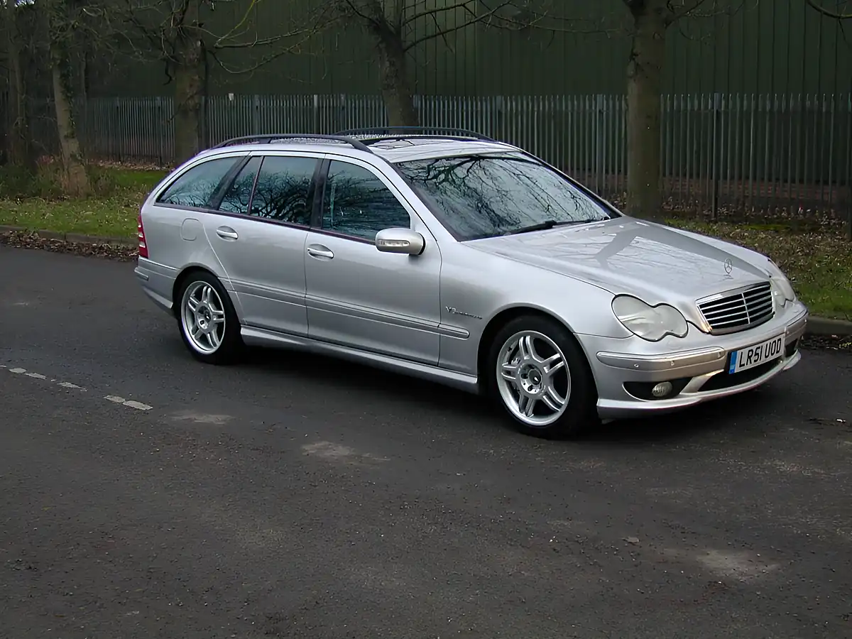 Used 2001 Mercedes-Benz C Class C32 AMG Estate Silver - Front View