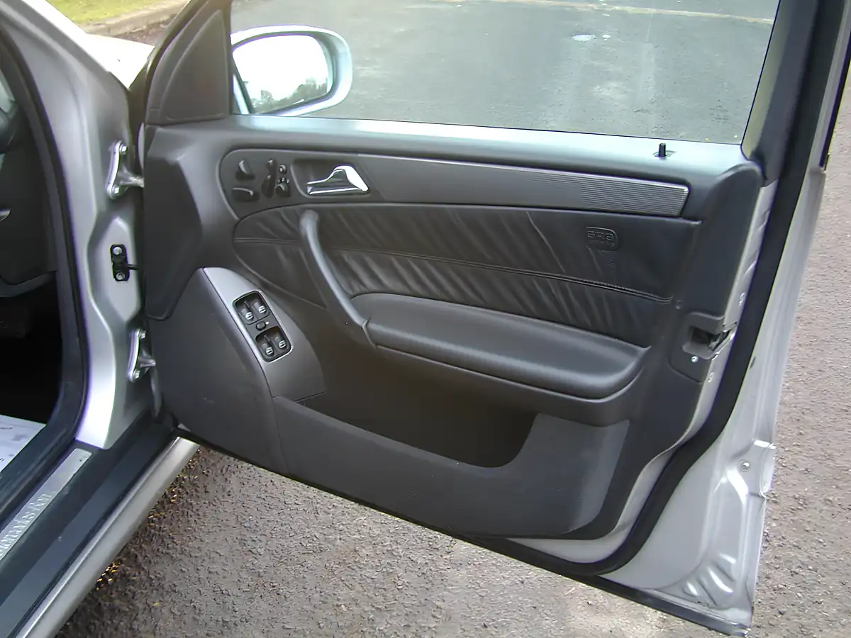 Used 2001 Mercedes-Benz C Class C32 AMG Estate Silver - Interior and Exterior details 15