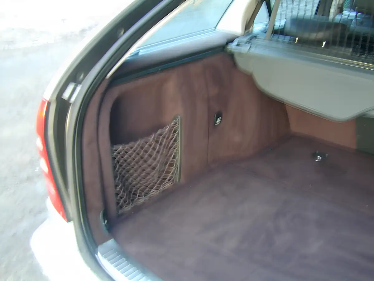 Used 2001 Mercedes-Benz C Class C32 AMG Estate Silver - Interior and Exterior details 18