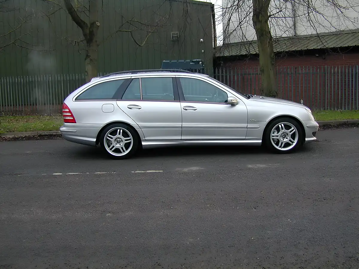 Used 2001 Mercedes-Benz C Class C32 AMG Estate Silver - Interior and Exterior details 3