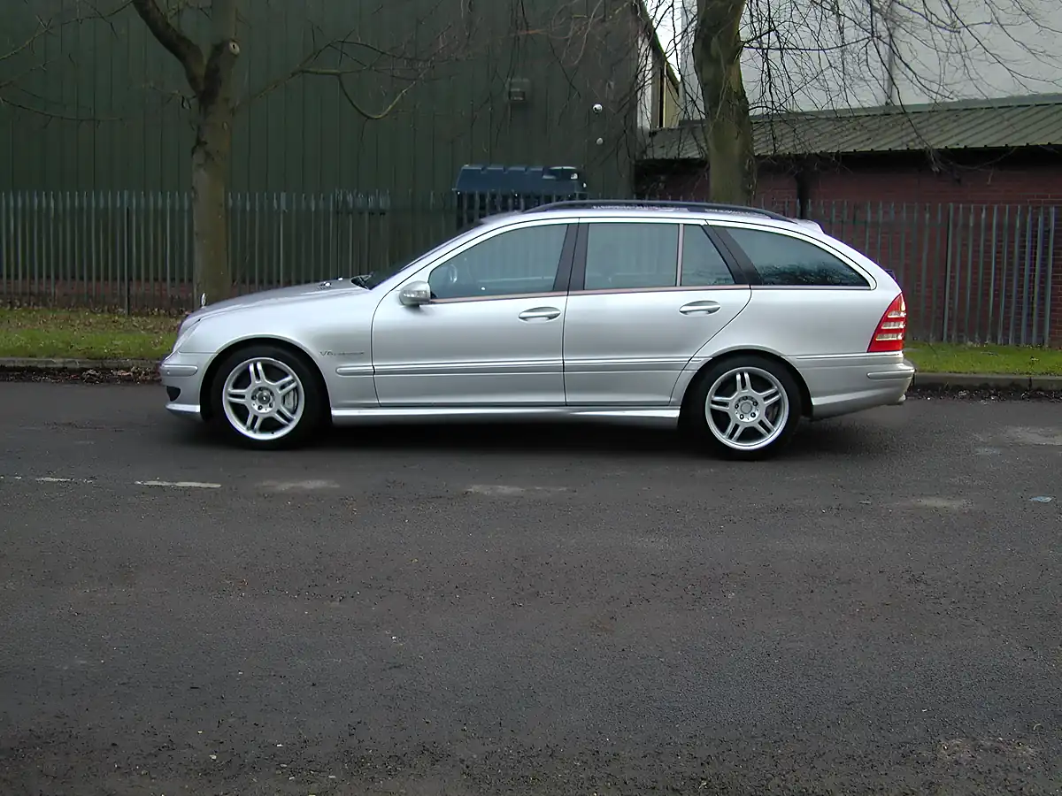 Used 2001 Mercedes-Benz C Class C32 AMG Estate Silver - Interior and Exterior details 7
