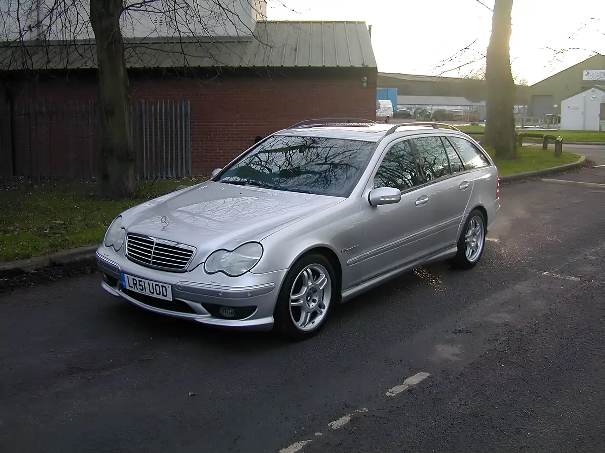 Used 2001 Mercedes-Benz C Class C32 AMG Estate Silver - Interior and Exterior details 8