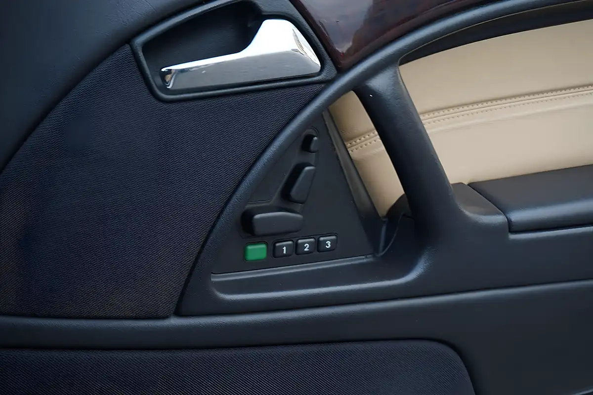 Used 2001 Mercedes Sl Designo Heritage Limited Green - Interior and Exterior details 15