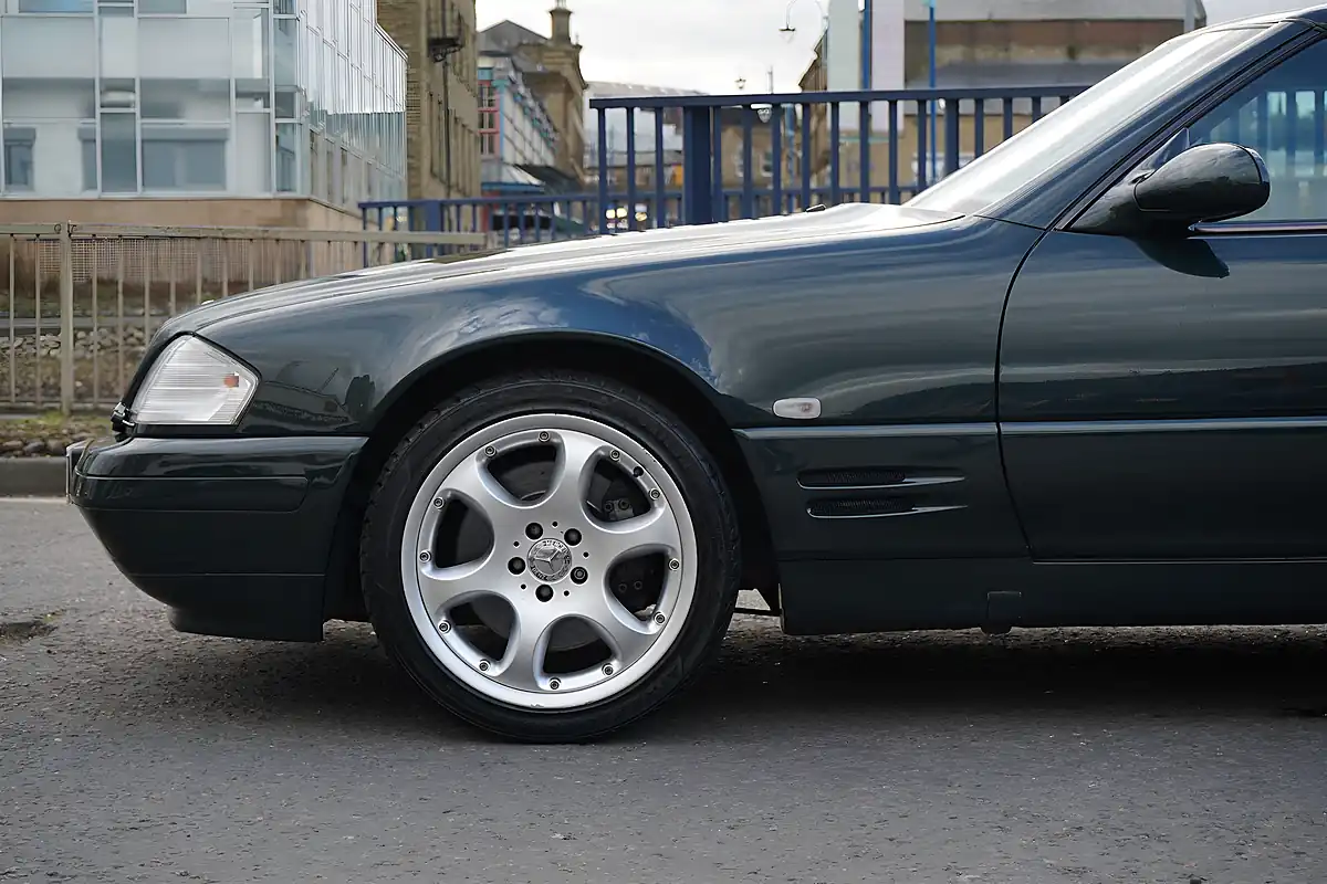 Used 2001 Mercedes Sl Designo Heritage Limited Green - Interior and Exterior details 17
