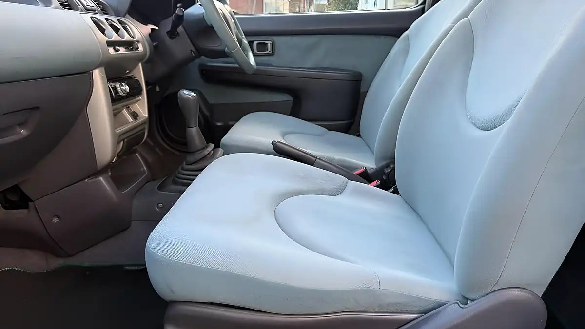 Used 2001 Nissan Micra Activ Grey - Interior and Exterior details 16