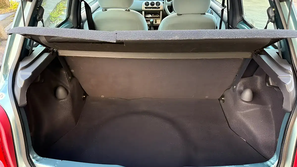 Used 2001 Nissan Micra Activ Grey - Interior and Exterior details 18