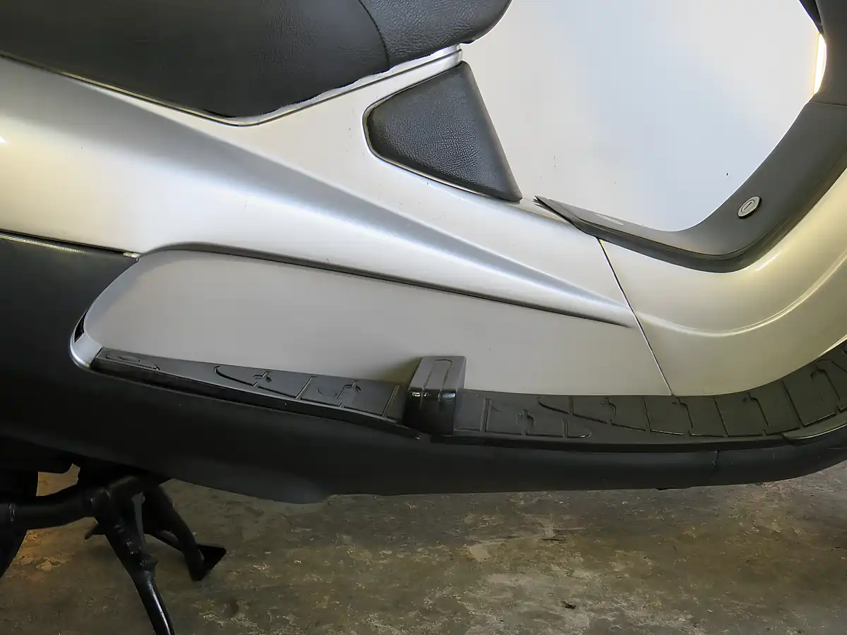 Used 2001 Piaggio Xevo 125 Gtx Silver - Interior and Exterior details 10