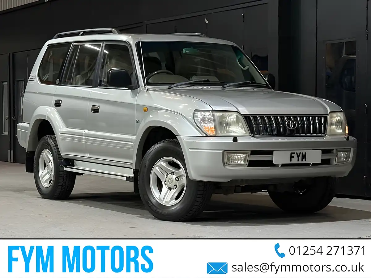 Used 2001 Toyota Land Cruiser Vx Silver - Front View