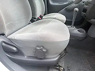 Used 2001 Toyota Yaris Cdx Silver - Interior and Exterior details 11