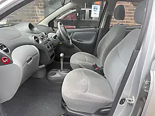 Used 2001 Toyota Yaris Cdx Silver - Interior and Exterior details 14