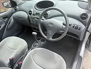 Used 2001 Toyota Yaris Cdx Silver - Interior and Exterior details 3