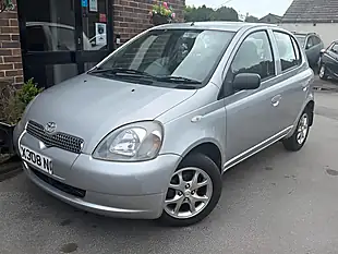 Used 2001 Toyota Yaris Cdx Silver - Interior and Exterior details 4
