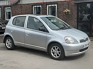 Used 2001 Toyota Yaris Cdx Silver - Interior and Exterior details 7