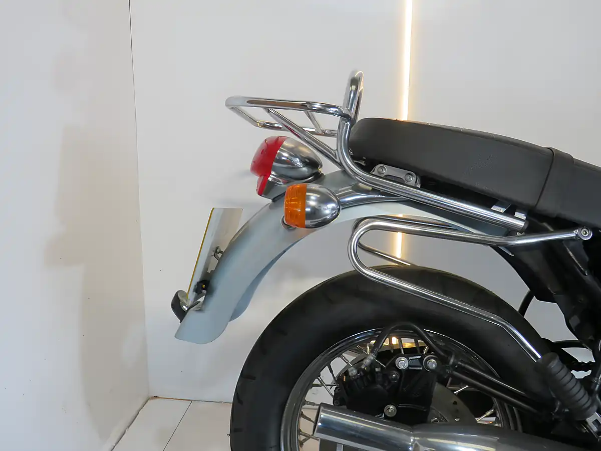 Used 2001 Triumph Thunderbird 900 Red & Silver - Interior and Exterior details 3