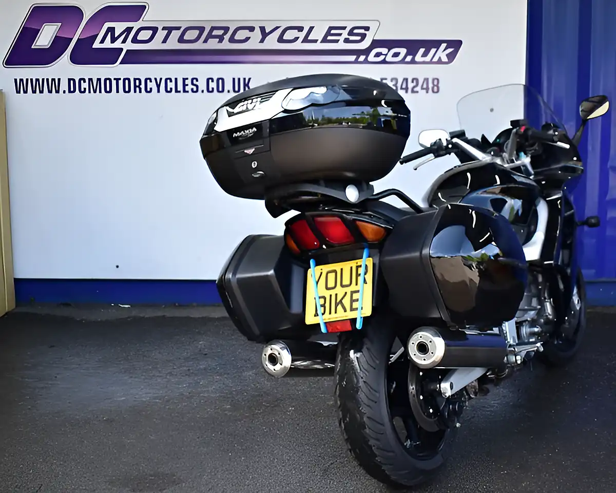 Used 2001 Yamaha FJR1300 Black - Interior and Exterior details 9