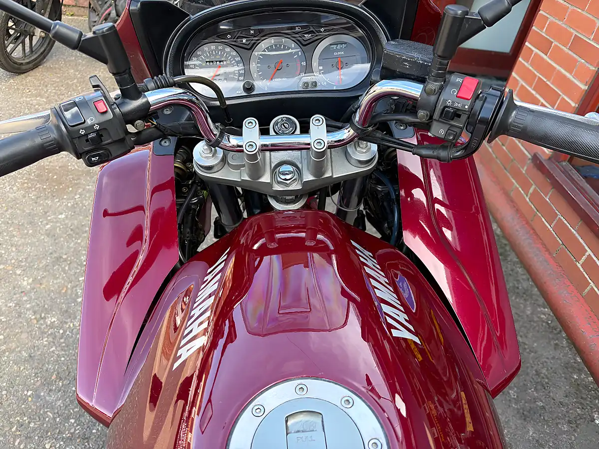 Used 2001 Yamaha XJ900 Diversion - Interior and Exterior details 13