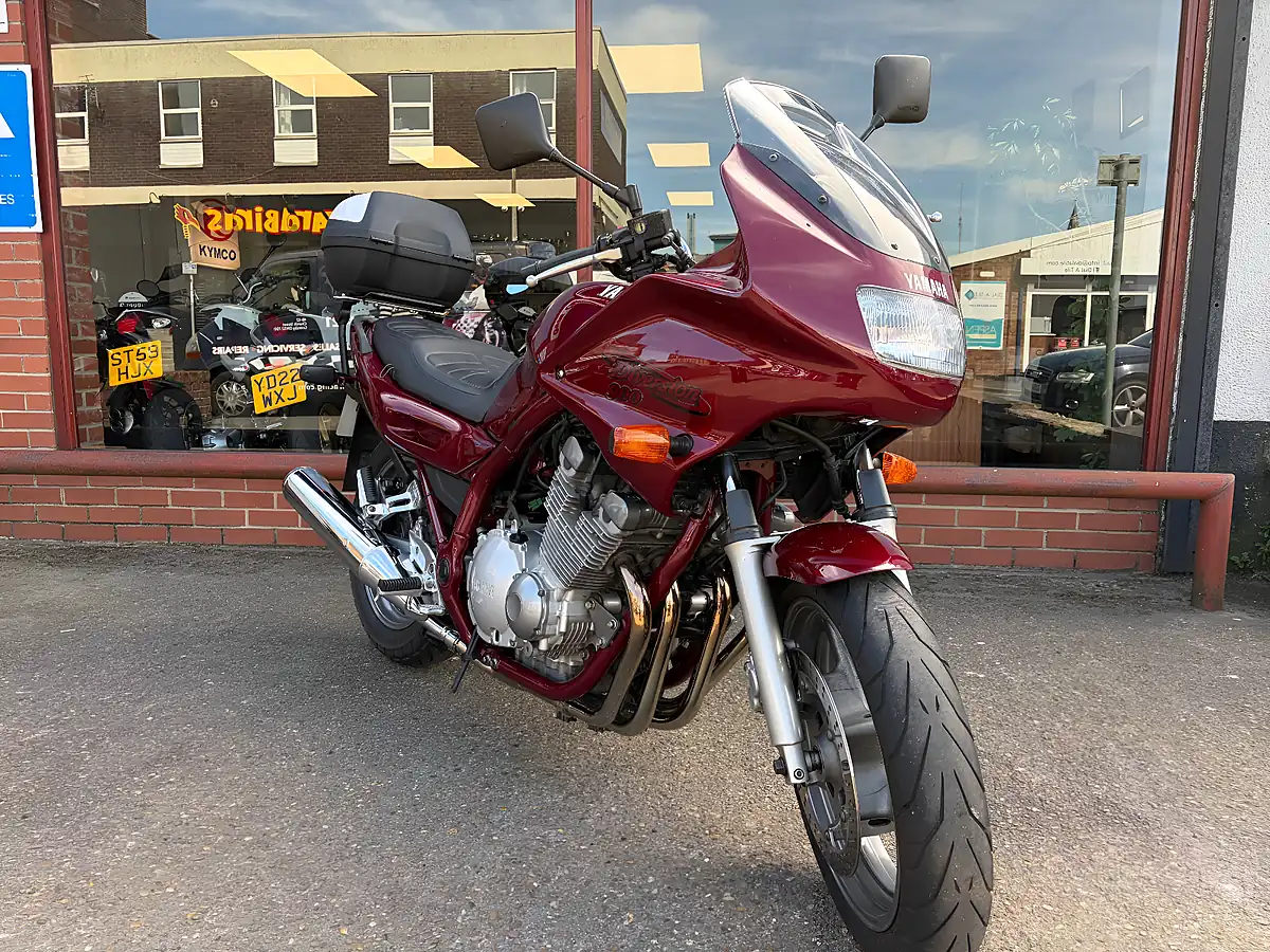 Used 2001 Yamaha XJ900 Diversion - Interior and Exterior details 5