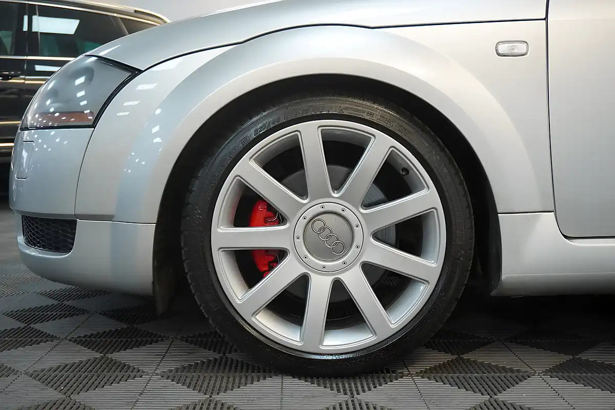 Used 2002 Audi Tt Roadster Silver - Interior and Exterior details 12