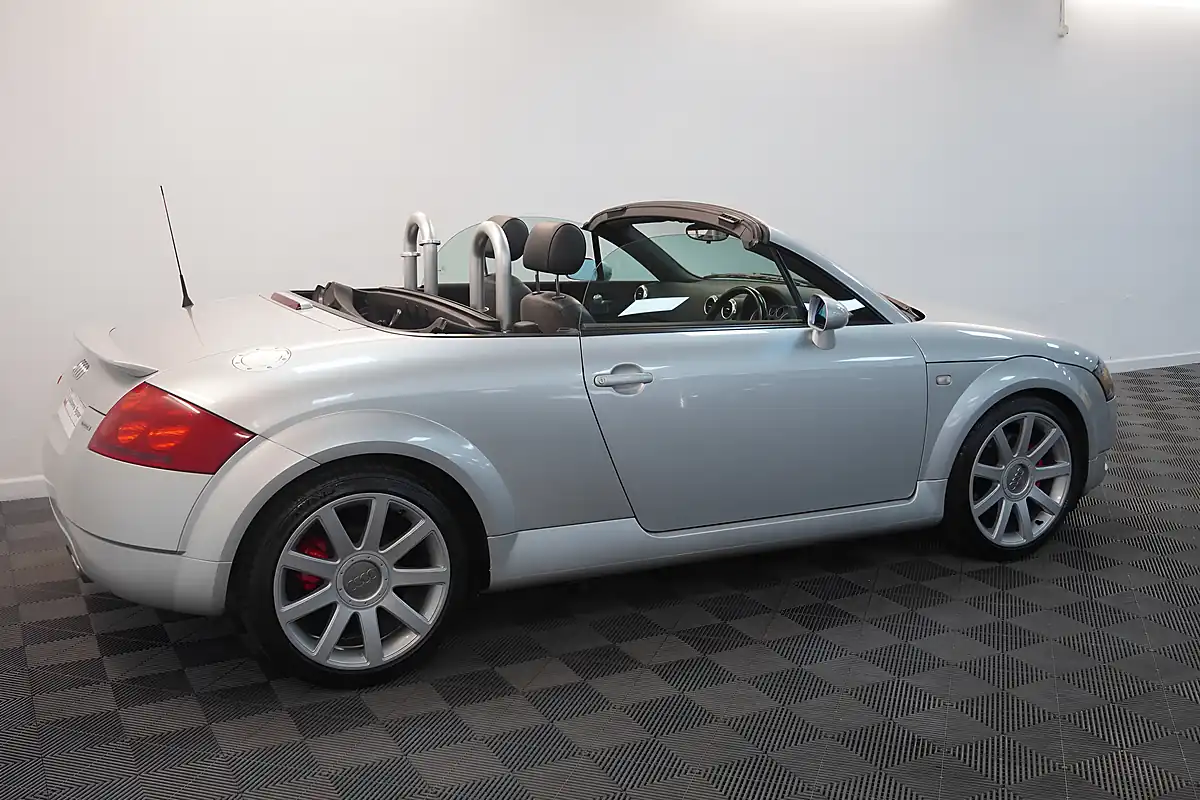 Used 2002 Audi Tt Roadster Silver - Interior and Exterior details 4