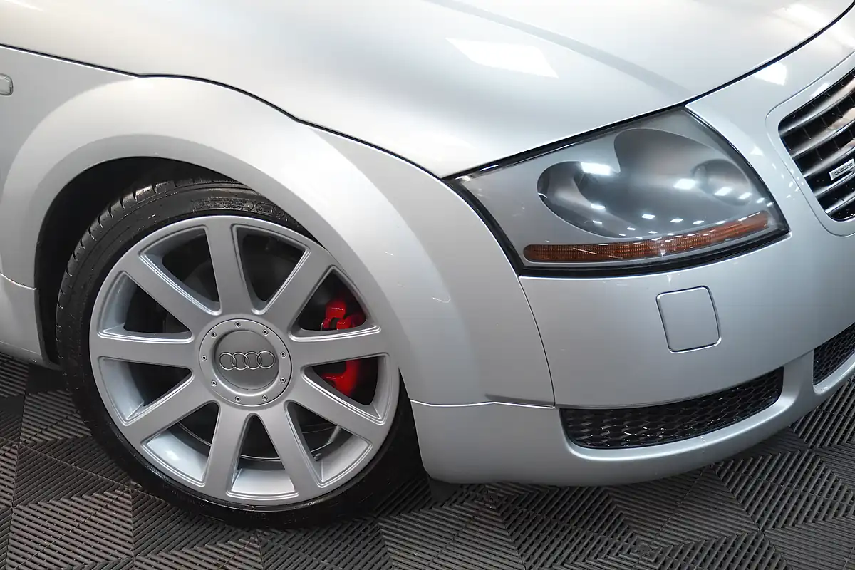 Used 2002 Audi Tt Roadster Silver - Interior and Exterior details 8
