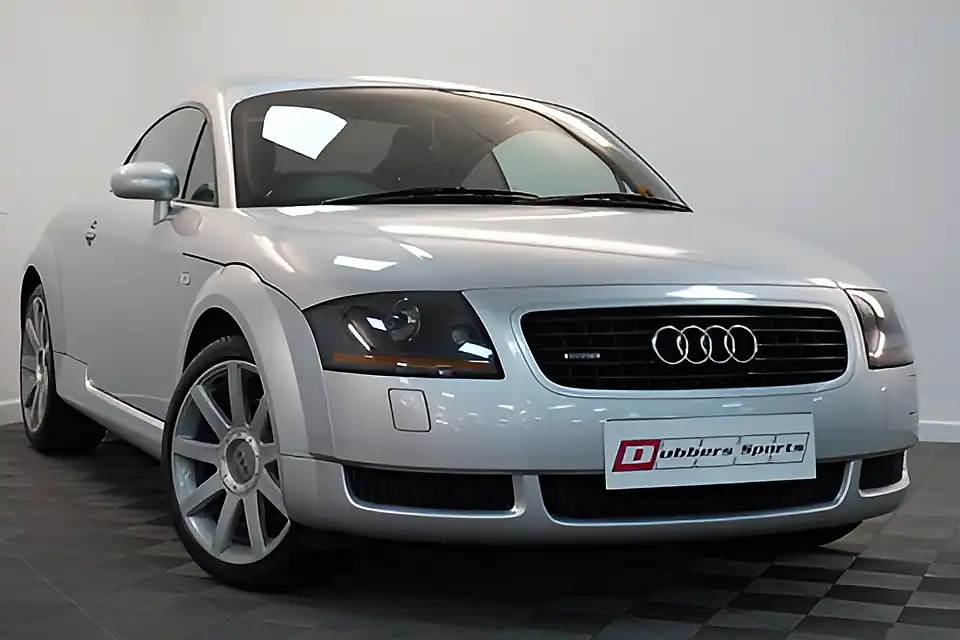Used 2002 Audi Tt Silver - Interior and Exterior details 4