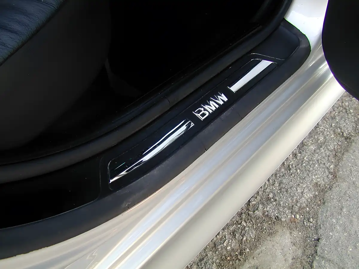 Used 2002 BMW 5 Series 530SE Silver - Interior and Exterior details 17
