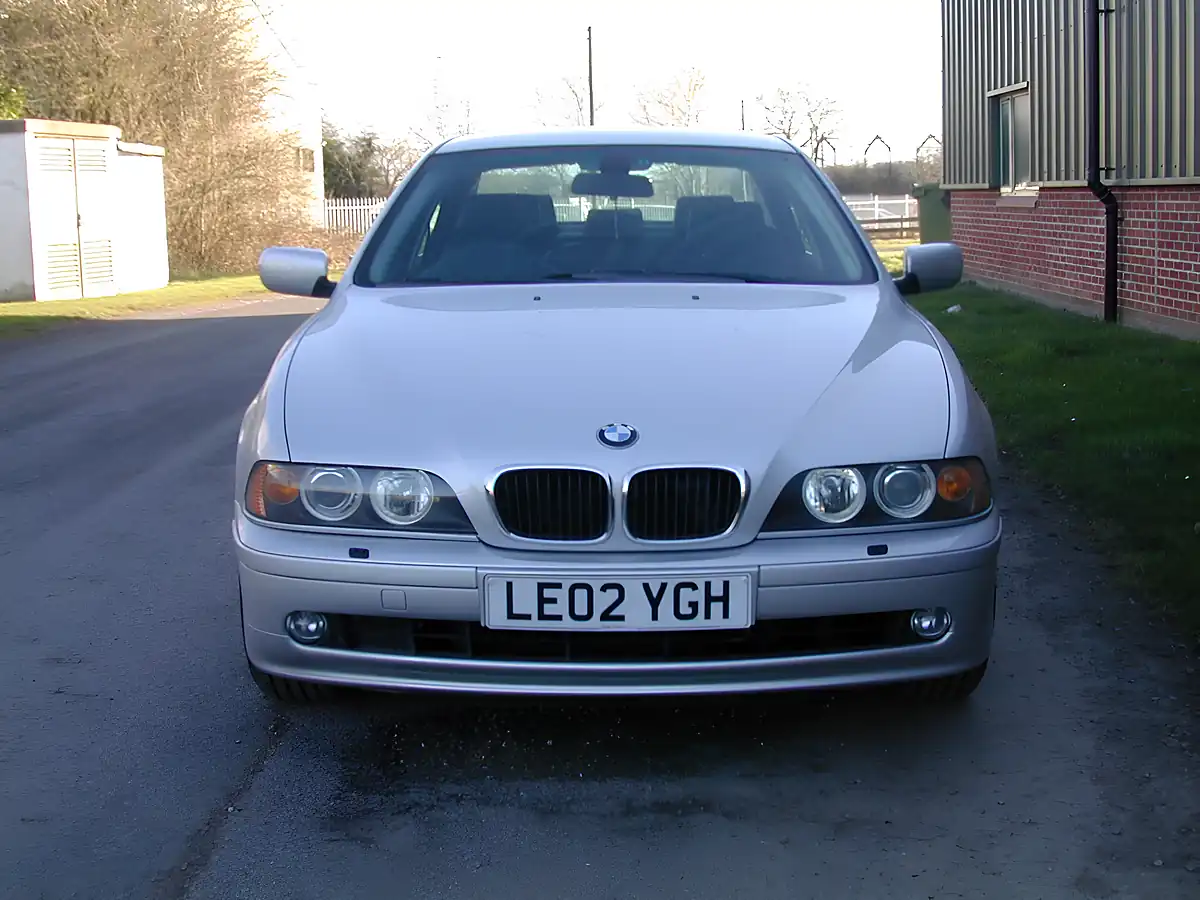 Used 2002 BMW 5 Series 530SE Silver - Interior and Exterior details 4