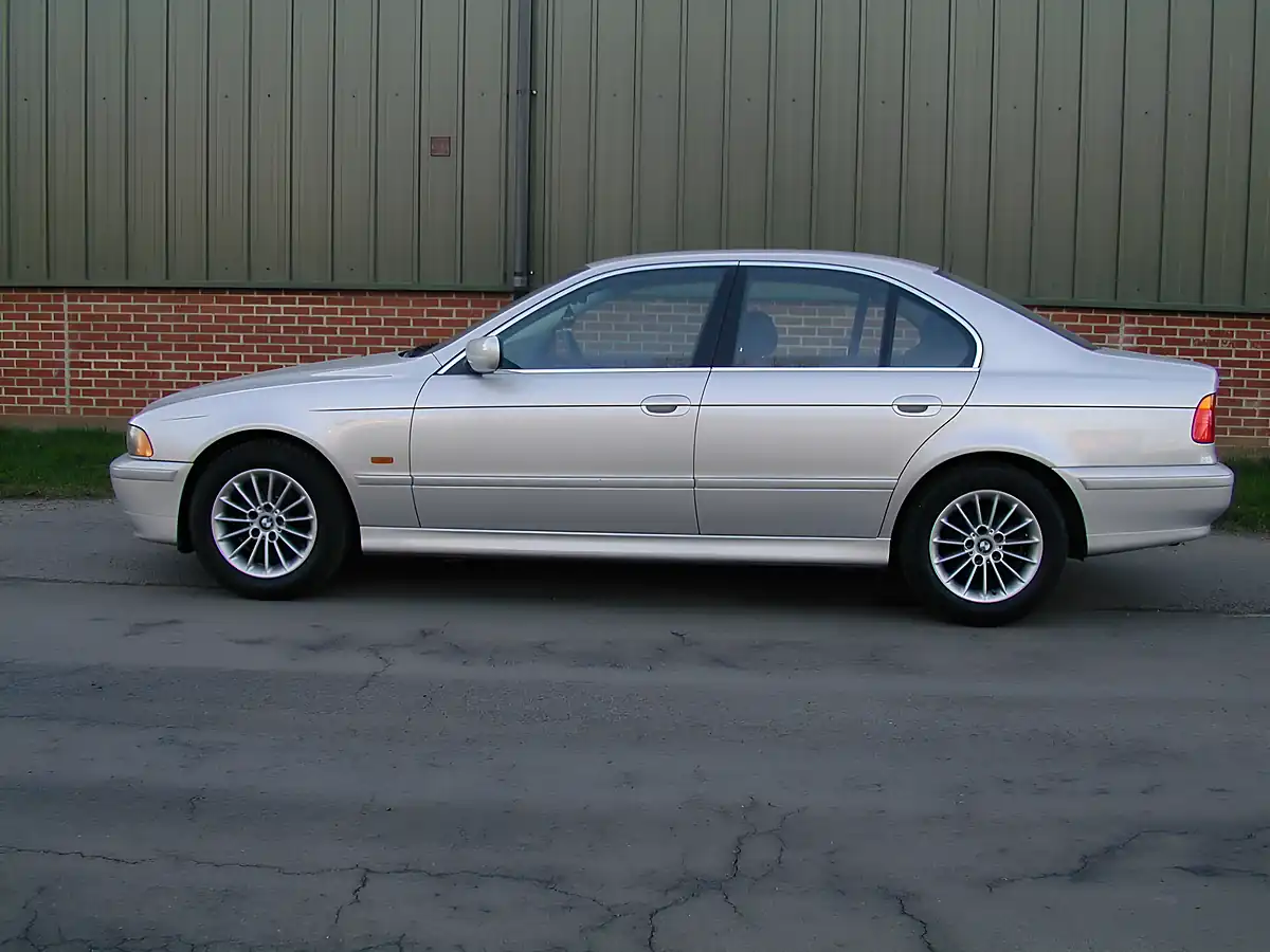 Used 2002 BMW 5 Series 530SE Silver - Interior and Exterior details 7