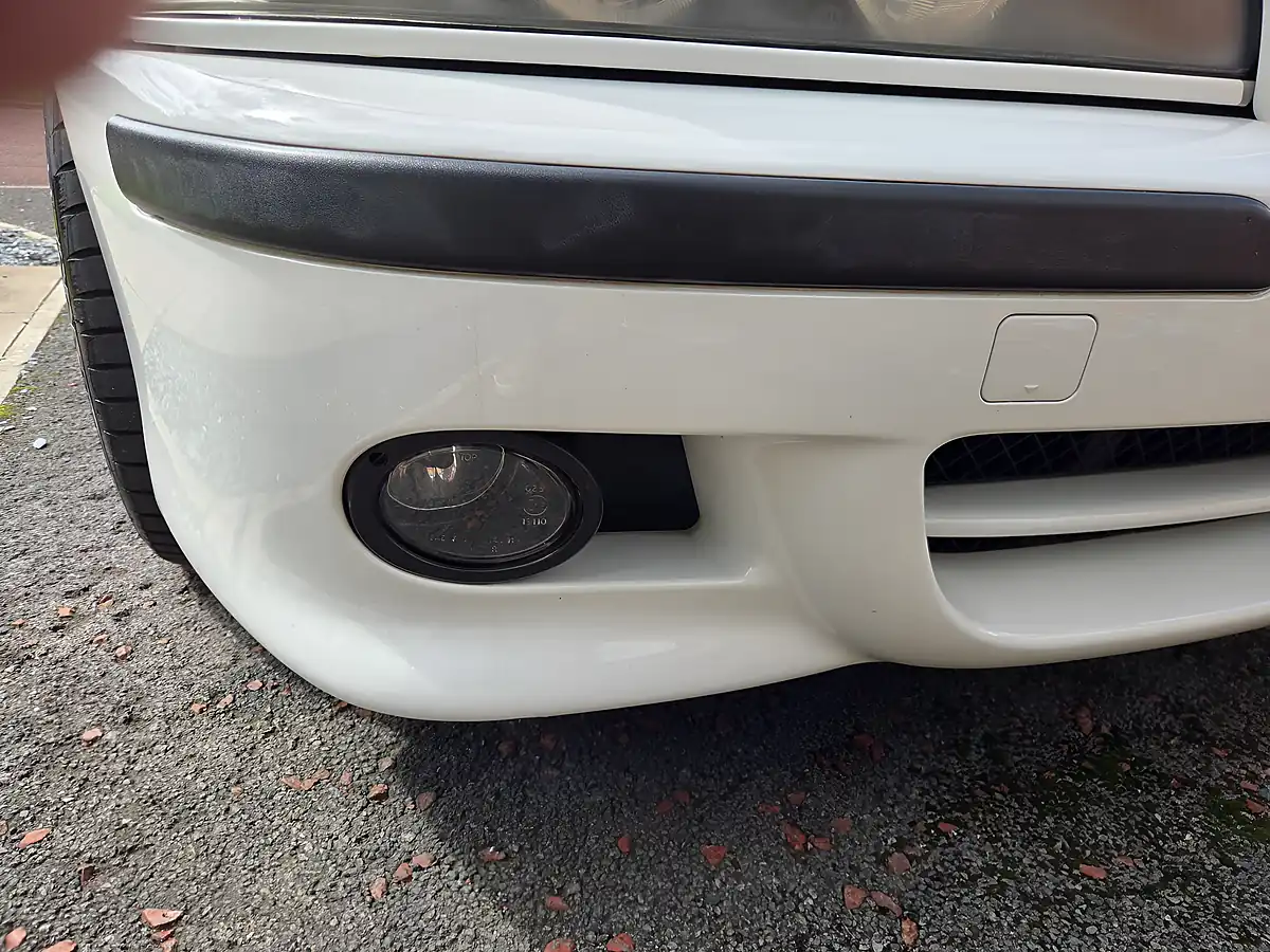 Used 2002 BMW 5 Series M Sport Alpine White - Interior and Exterior details 12