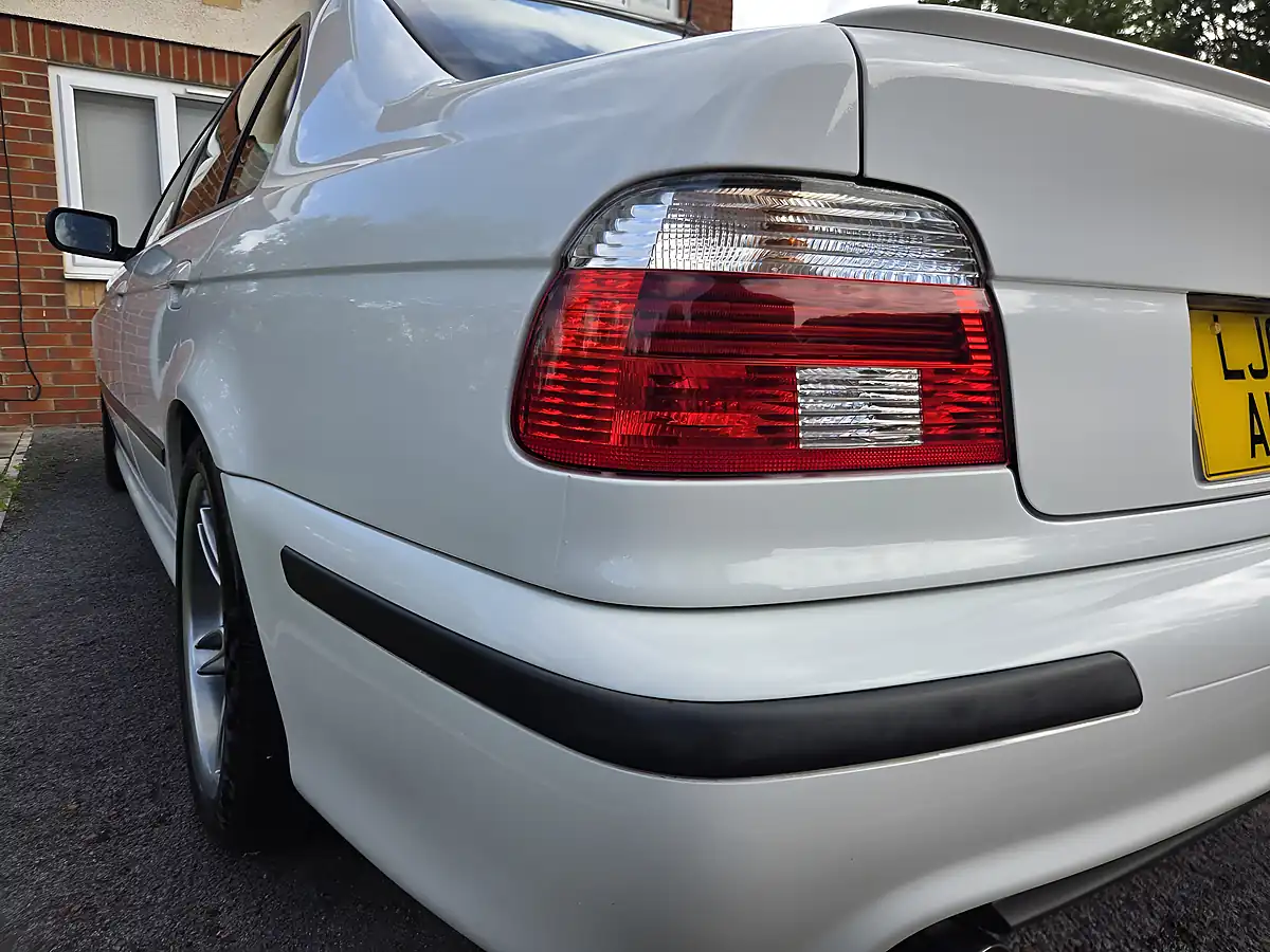 Used 2002 BMW 5 Series M Sport Alpine White - Interior and Exterior details 9